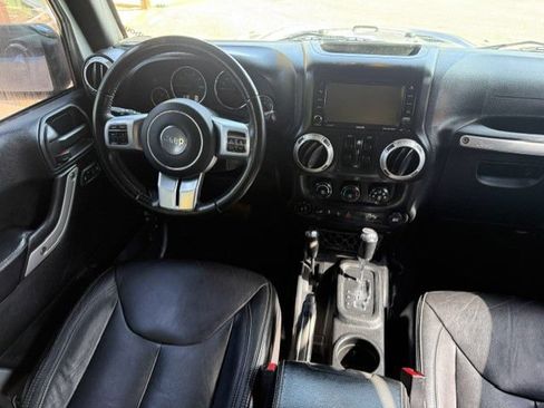 Used 2016 Jeep Wrangler Unlimited Rubicon AWD/4WD image 25