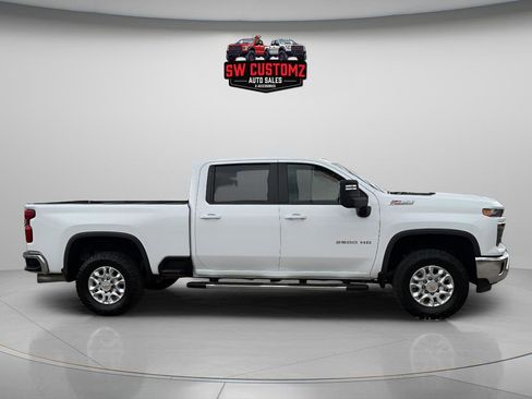 Used 2025 Chevrolet Silverado 2500 LT AWD/4WD image 8