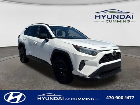 Used 2019 Toyota RAV4 LE FWD image 1
