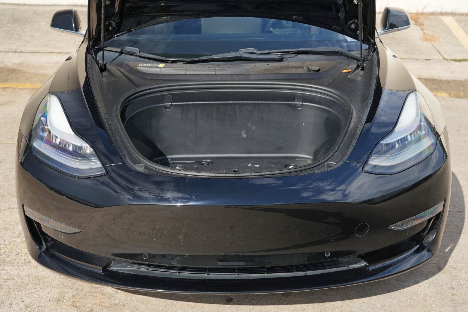 Used 2018 Tesla Model 3 Long Range RWD image 8