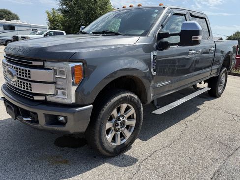 Used 2017 Ford F350 Platinum w/ FX4 4x4 Off Road Package image 3
