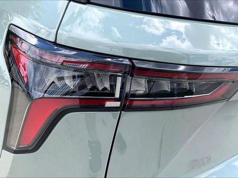Used 2026 Chevrolet Equinox LT w/ Convenience Package II FWD image 39