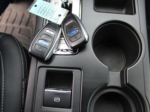 Used 2016 Subaru Legacy 3.6R Limited image 31