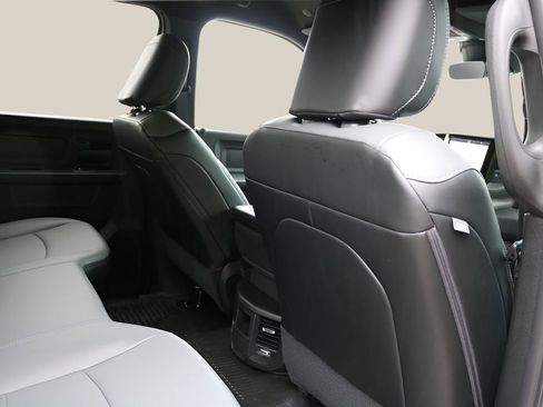 New 2026 RAM 2500 Tradesman w/ Chrome Appearance Group AWD/4WD image 18