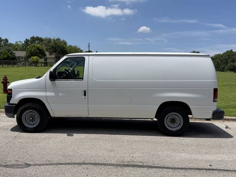 Used 2010 Ford E-150 and Econoline 150 RWD image 1