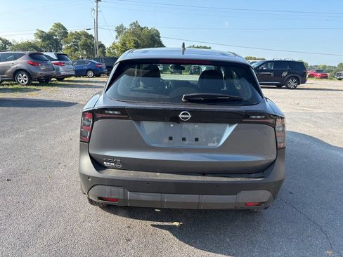 Used 2025 Nissan Kicks S FWD image 7