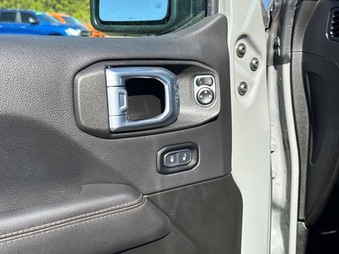 Certified 2022 Jeep Wrangler Unlimited Rubicon w/ Dual Top Group image 20