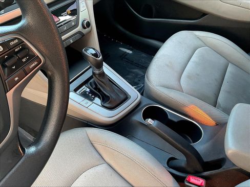 Used 2018 Hyundai Elantra SEL FWD image 17