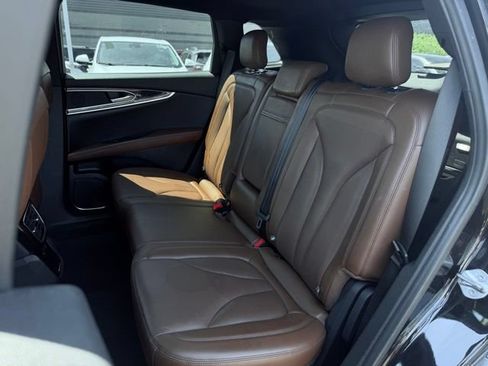 Used 2022 Lincoln Nautilus Reserve AWD/4WD image 23