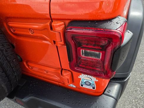 Used 2018 Jeep Wrangler Unlimited Sport S AWD/4WD image 8