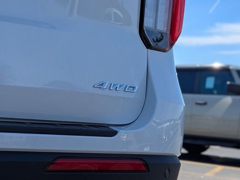 New 2026 Ford Explorer Platinum image 11