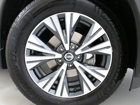 Used 2021 Nissan Rogue SV AWD/4WD image 33