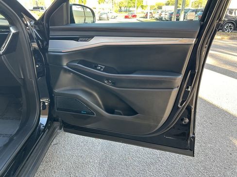 Used 2024 Jeep Wagoneer Launch Edition image 29