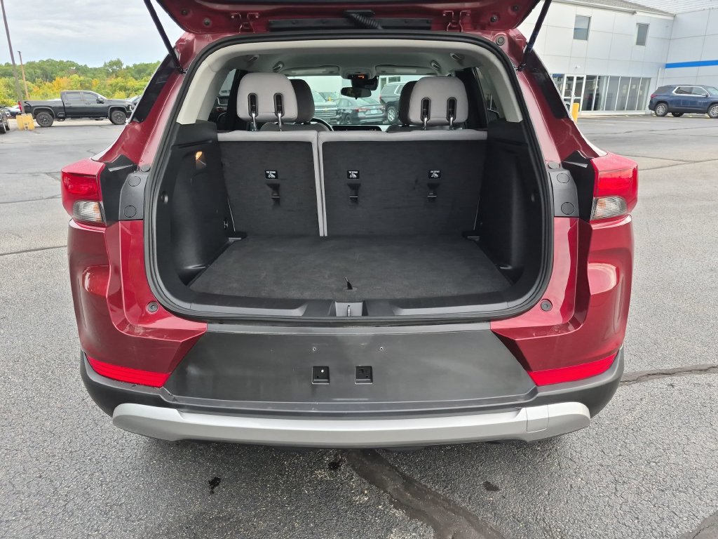 Used 2025 Chevrolet TrailBlazer LT AWD/4WD image 29