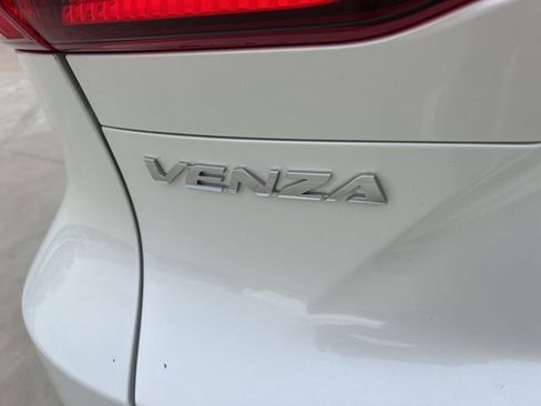 Used 2021 Toyota Venza Limited AWD/4WD image 5