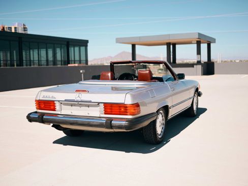 Used 1988 Mercedes-Benz 560 SL image 15