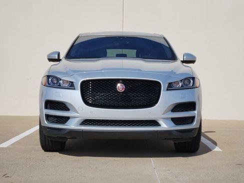 Used 2020 Jaguar F-PACE Prestige image 2