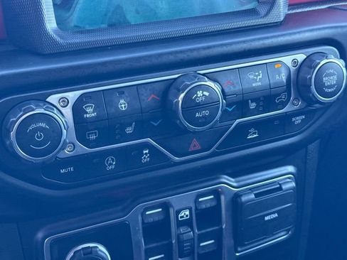 Used 2022 Jeep Gladiator Rubicon w/ LED Lighting Group image 21