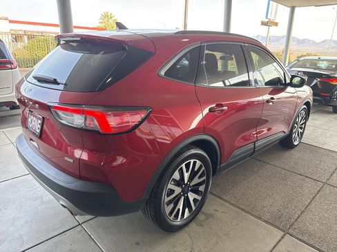 Used 2020 Ford Escape SE Sport image 4