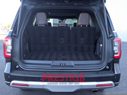 Used 2024 Ford Expedition Limited image 9