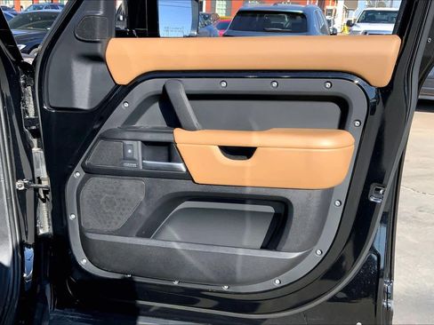 Used 2025 Land Rover Defender 110 X image 20