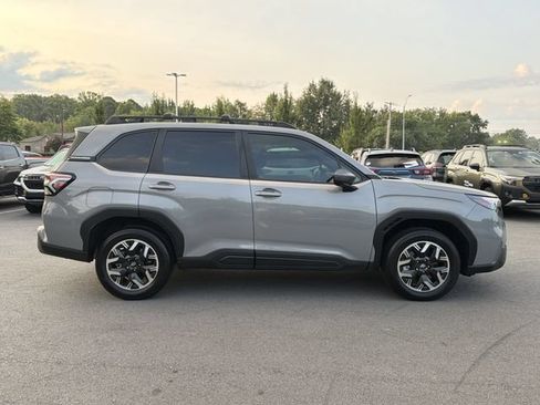 Certified 2025 Subaru Forester Premium AWD/4WD image 2