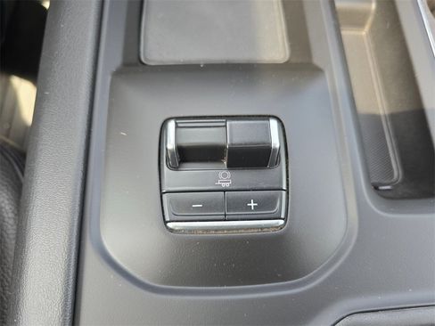 Used 2024 GMC Sierra 3500 Denali w/ Denali Reserve Package image 27