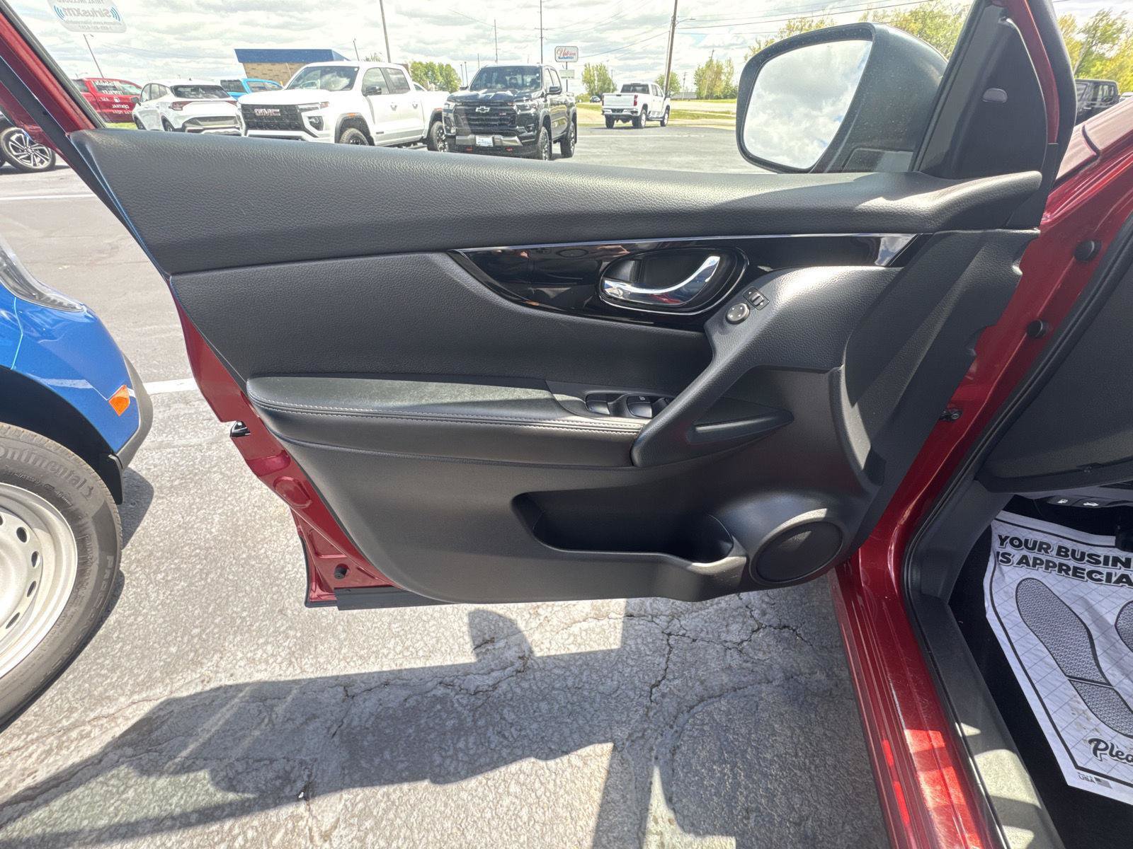 Used 2022 Nissan Rogue Sport SL AWD/4WD image 7