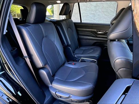 Used 2024 Toyota Grand Highlander Platinum image 20