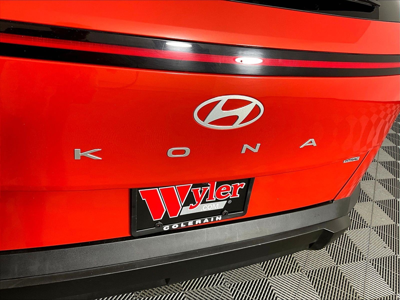 Used 2025 Hyundai Kona SEL AWD/4WD image 24