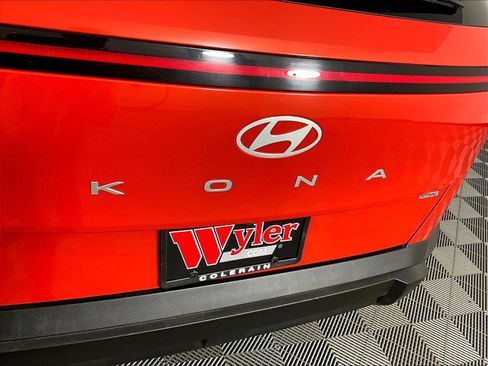 Used 2025 Hyundai Kona SEL AWD/4WD image 24
