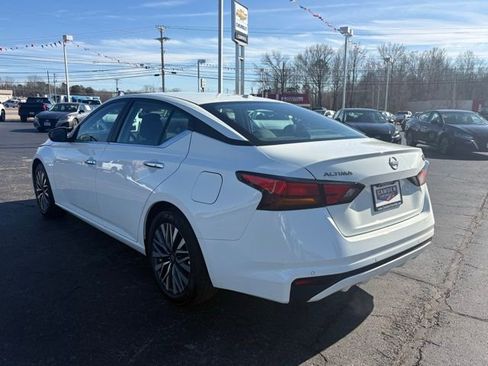 Used 2025 Nissan Altima 2.5 SV image 12