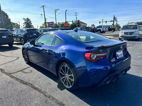 Used 2019 Toyota 86 RWD image 6