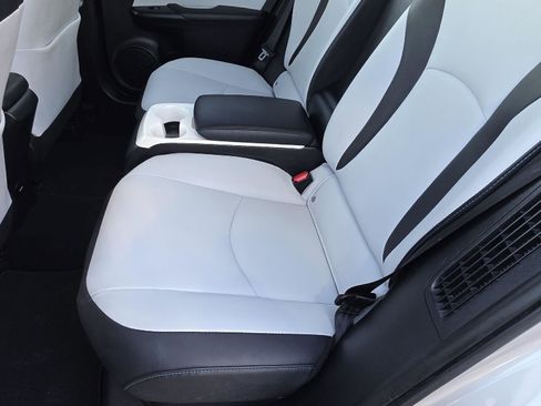 Used 2017 Toyota Prius Prime Plus image 29