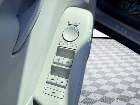 New 2026 Hyundai Kona SE image 12