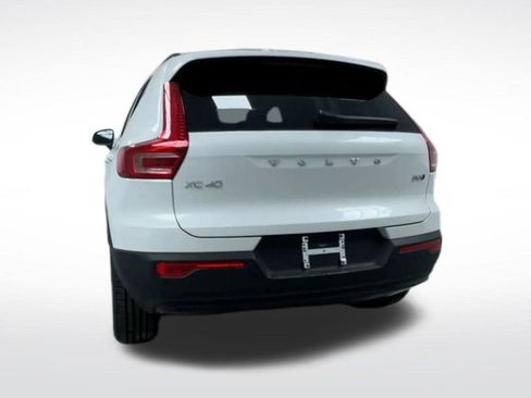 New 2026 Volvo XC40 B5 Plus w/ Protection Package Premier image 25