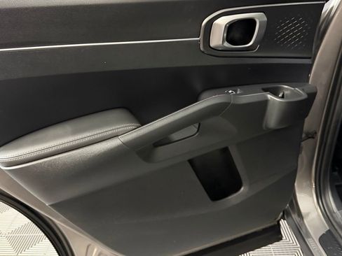 Used 2025 Kia Sorento EX w/ EX Panoramic Sunroof Package image 29