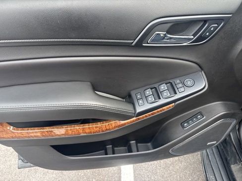 Used 2018 Chevrolet Suburban Premier image 15