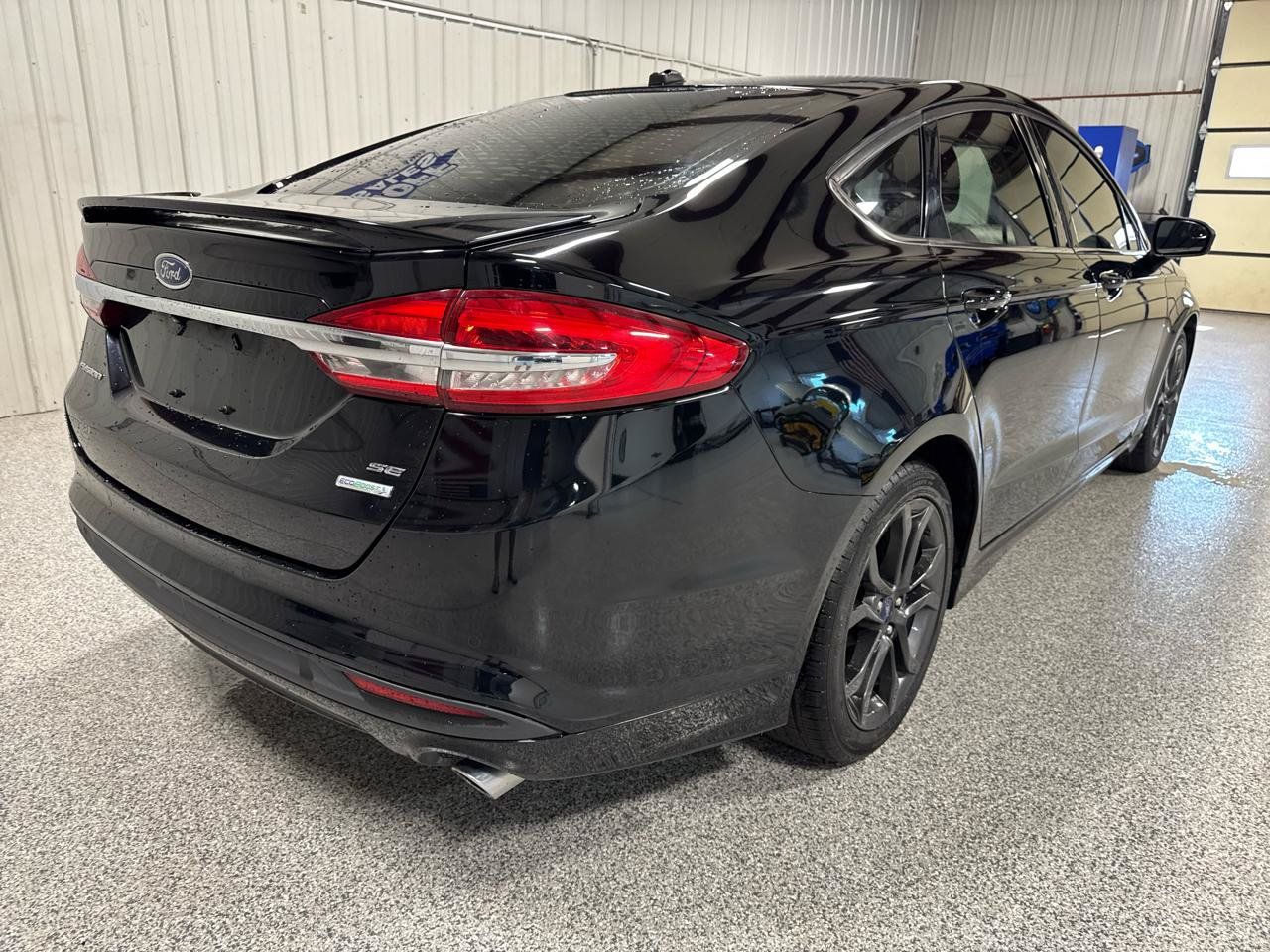 Used 2018 Ford Fusion SE w/ Equipment Group 201A FWD image 7