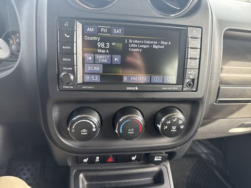 Used 2016 Jeep Patriot Latitude image 24