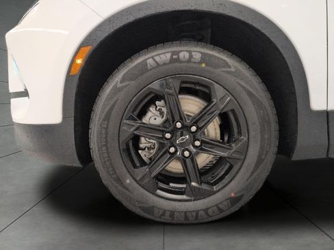 Used 2023 Chevrolet Blazer LT w/ Convenience Package AWD/4WD image 3