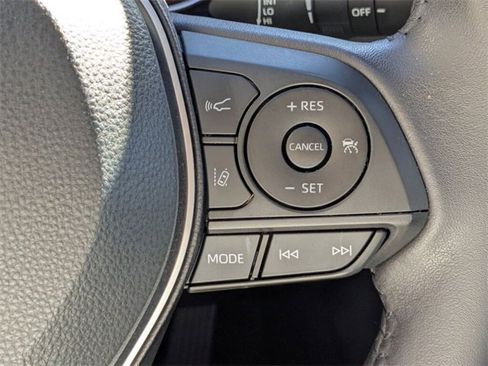 Used 2023 Toyota RAV4 XLE Premium image 22