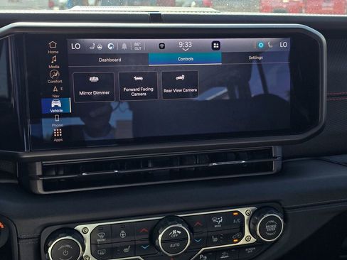 Used 2024 Jeep Wrangler Unlimited Rubicon image 32