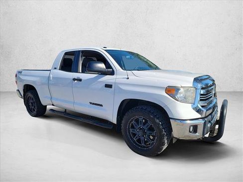 Used 2016 Toyota Tundra SR5 image 2