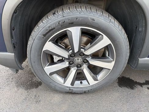 Certified 2025 Honda Pilot Touring image 10