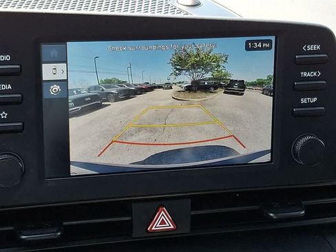 Used 2025 Hyundai Elantra Sport image 17