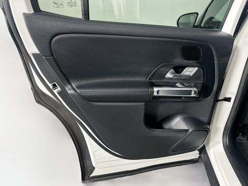 Used 2024 Mercedes-Benz EQB 250+ image 26