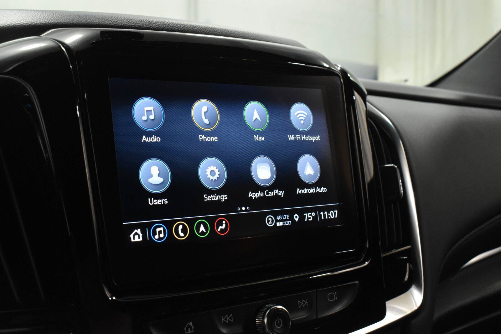 Used 2023 Chevrolet Traverse RS w/ LPO, Floor Liner Package FWD image 14