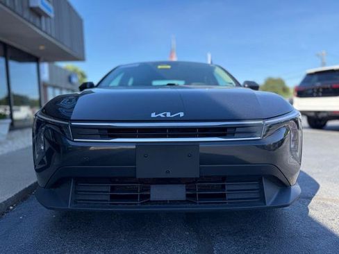 Used 2025 Kia K4 FWD image 2