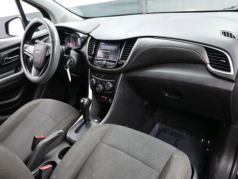 Used 2021 Chevrolet Trax LS image 13